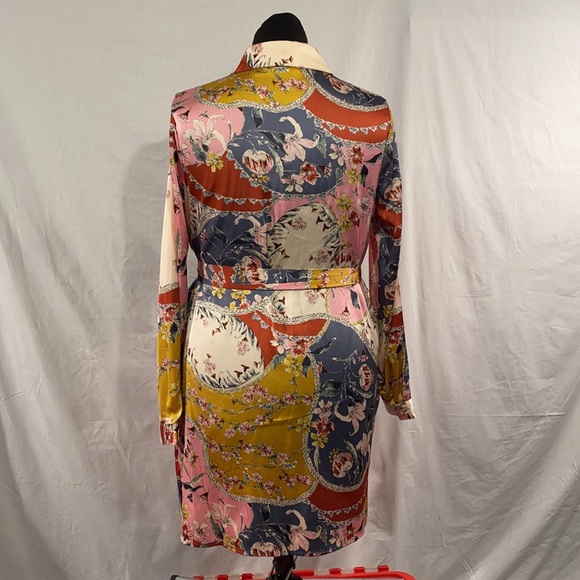 Silky Susan Graver shirt-dress. Size small. - Picture 3 of 5